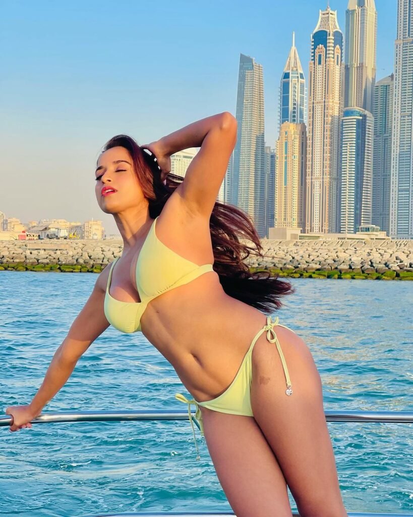 Pooja Bhalekar Bikini Look : एक्ट्रेस ने कीं हदें पार, शेयर कर दीं प्राइवेट तस्वीरें