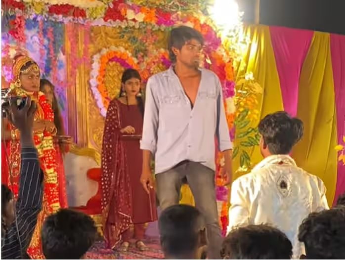 Dulhan Ka Video: Bride's lover suddenly arrives at the wedding, then...watch video