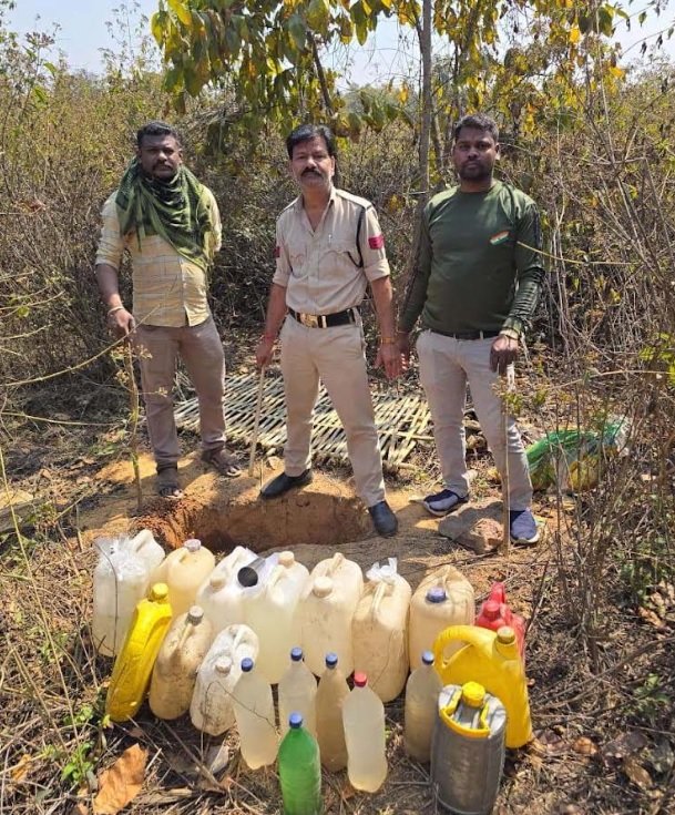 Excise Department Raid : अवैध शराब छापेमारी में सिर्फ 5 लीटर की बरामदगी का खेल, जानिए कमाई का पूरा गणित 1 Excise Department Raid