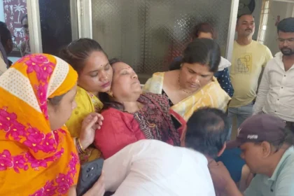 Mayor Faints During Protest