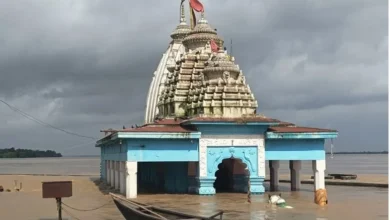 Porath Shiv Temple Duba : उफान पर महानदी, खेत-खलिहान जलमग्न, पोरथ स्वयंभू शिव मंदिर भी डूबा