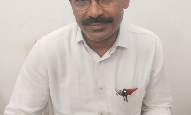 Raigarh ACB Action : सर्पदंश मुआवजा दिलाने के नाम पर 50 हजार की रिश्वत लेते बाबू गिरफ्तार