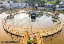 Sawan Somwar : हर-हर महादेव से गूंजे शिवालय, पहले सोमवार पर उमड़ा आस्था का सैलाब