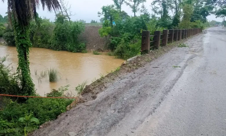 Katangpali Bridge : टूटी रेलिंग के भरोसे जिंदगी, कटंगपाली पुल पर मंडरा रहा हादसे का खतरा