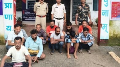 Sariya Police Action : मंगल भवन में जुआ खेलते 11 जुआरी पकड़ाए