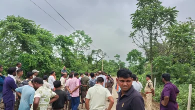 Naughata Road Protest : फ्लाईऐश वाहनों से सड़क जर्जर, नौघटा में ग्रामीणों का चक्काजाम