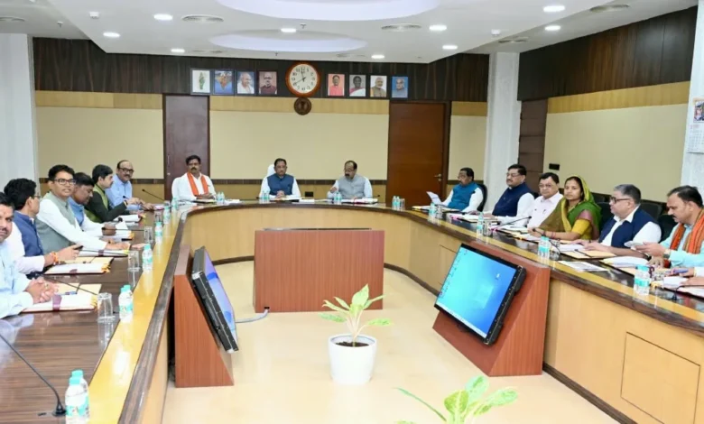 Government Employee Age Limit : 38 साल की उम्र सीमा खत्म, सरकारी कर्मचारियों को 45 तक मौका