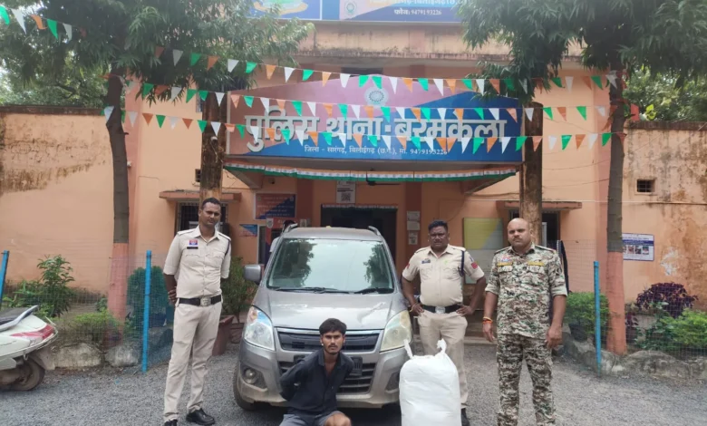 Sarangarh Ganja Smuggling : ओडिशा से खरसिया जा रहा था गांजा, वैगनर समेत 9.41 लाख का माल जब्त
