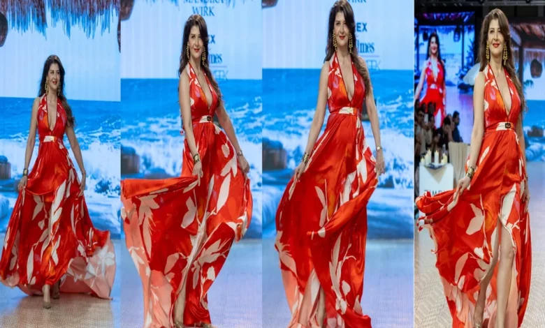 Sangeeta Bijlani Fashion Week : 66 की उम्र में संगीता बिजलानी का ग्लैमरस अंदाज, फ्लोरल गाउन में रैंप पर बिखेरा जलवा
