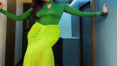 Shweta Tiwari Bold Look : 45 की उम्र, 2 बच्चों की मां श्वेता तिवारी का ग्लैमरस अंदाज, ग्रीन-नियॉन लुक में ढाया कहर