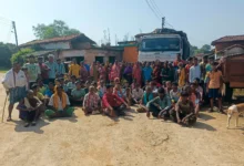 Ghoghra Pond Controversy : निस्तारी तालाब बचाने ग्रामीणों का मोर्चा, डस्ट डंपिंग रुकवाई, चक्काजाम की चेतावनी