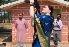 Ankita Sharma AK-47 Firing : साड़ी पहनकर AK-47 से हवाई फायरिंग पर महिला एसपी से आईजी ने मांगा स्पष्टीकरण
