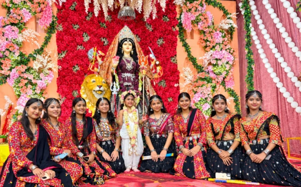 Kharsia Navratri Dandiya : खरसिया में नवरात्रि का उल्लास, बच्चों की डांडिया प्रस्तुति ने मोहा मन