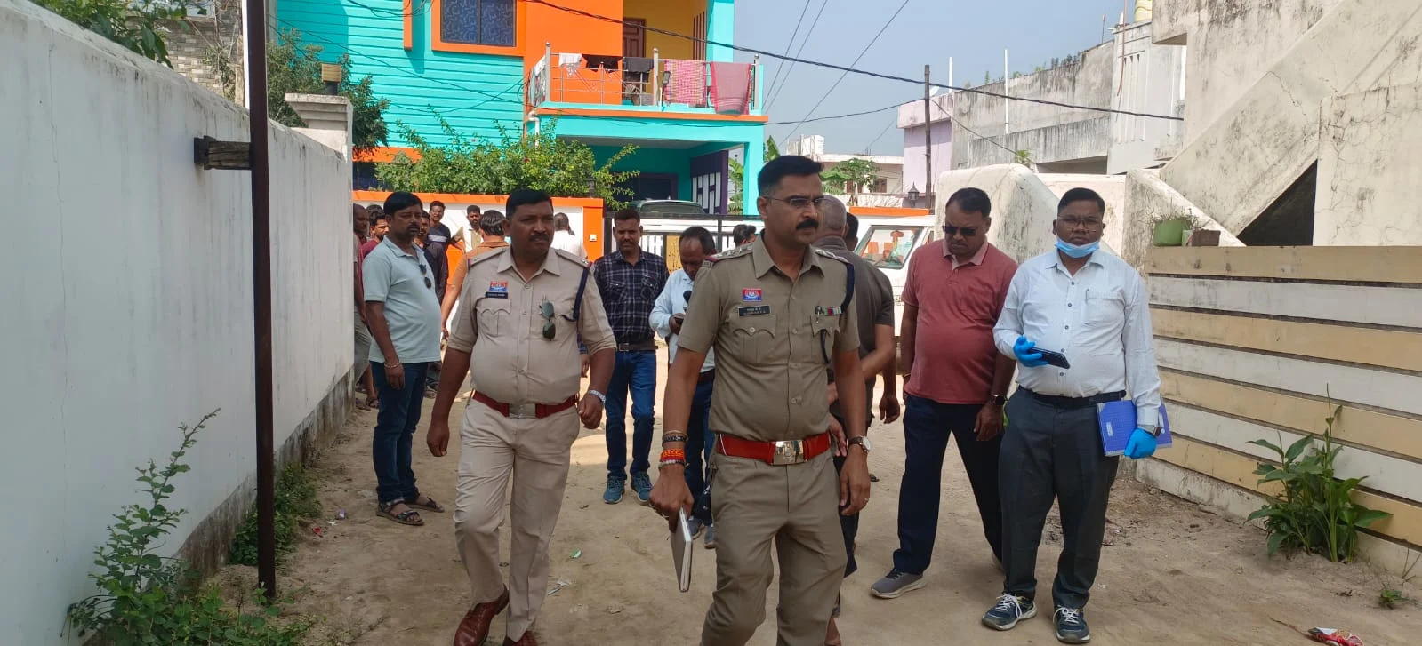 Bishrampur Double Murder Case : मां-बेटे की हत्या, सड़क किनारे मिला 12वीं के छात्र का शव, किराए के मकान में शिक्षिका मृत मिलीं