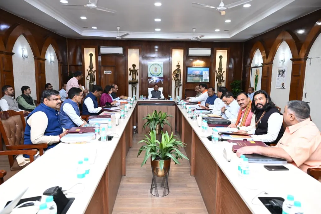Chhattisgarh Cabinet Decisions : छत्तीसगढ़ में 8,000 करोड़ की रेल परियोजना मंजूर, कर्मचारियों को कैशलेस इलाज; दो मिशनों पर खर्च होंगे 1,000 करोड़