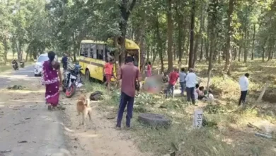 Manendragarh Bus Accident : छत्तीसगढ़ में भीषण हादसा, पेड़ से टकराई मिनी बस; 6 की मौत, 39 घायल